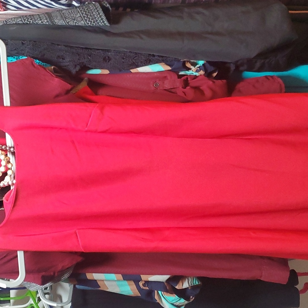 YL super sexy red dress and your choice of 1 pearl necklace